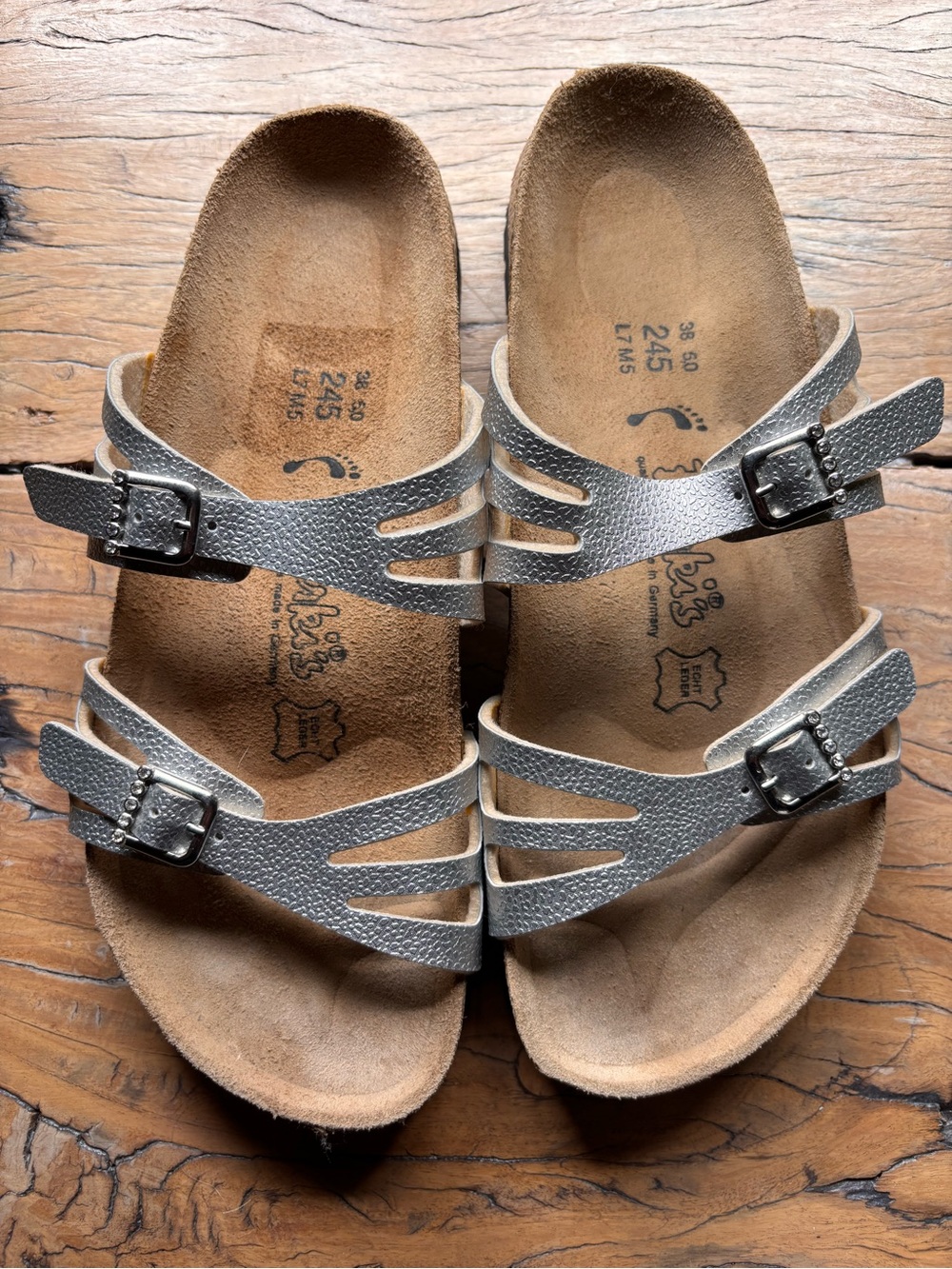Birkis Birkenstock Silver Moorea Granada Rhinestones Sandals Size 38 NEVER WORN